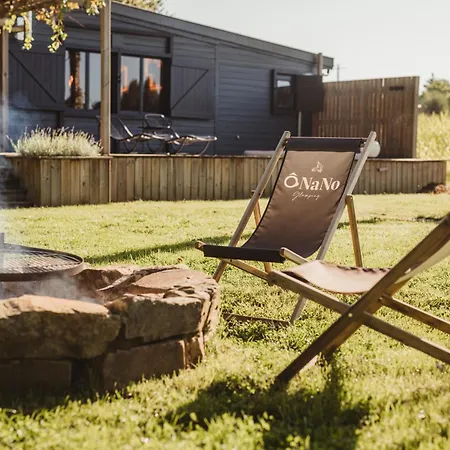 O Nano Glamping Chalet